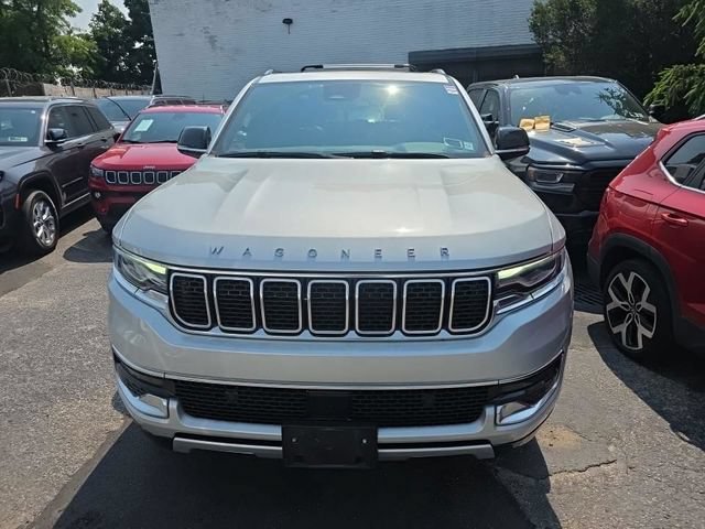 Used 2023 Jeep Wagoneer Series II AWD/4WD image 6