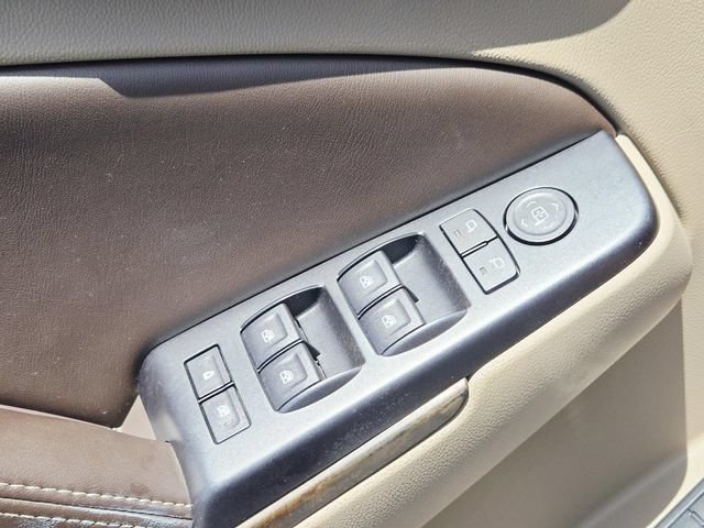 Used 2015 Chevrolet Suburban LT RWD image 37