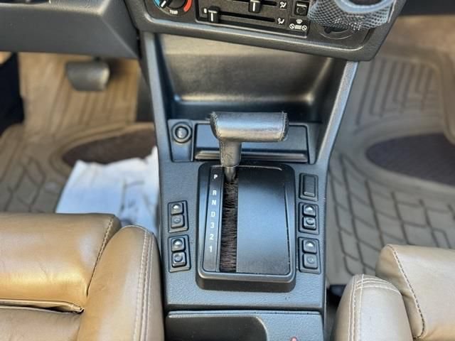 Used 1992 BMW 325i Convertible RWD image 29