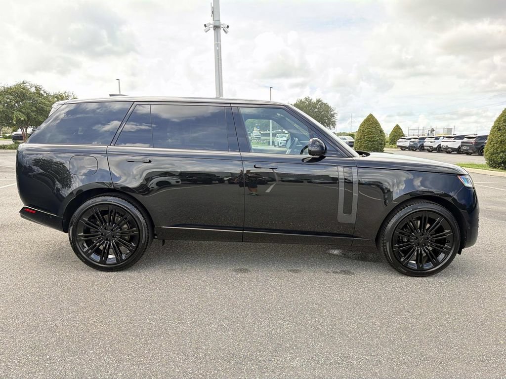 New 2026 Land Rover Range Rover Long Wheelbase SE AWD/4WD image 6