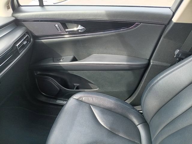 Used 2022 Lincoln Nautilus AWD w/ Premium Package image 11