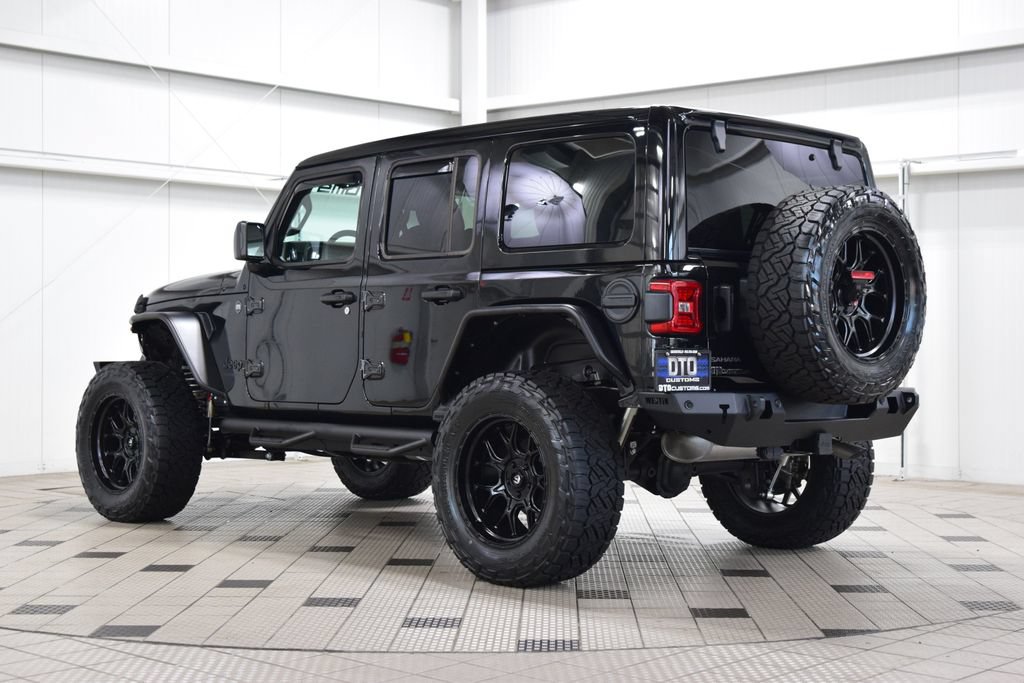 Used 2025 Jeep Wrangler Unlimited Sahara AWD/4WD image 5
