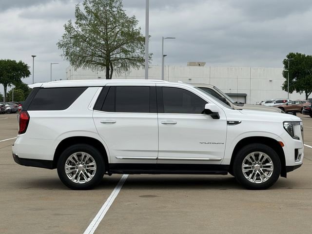 Used 2024 GMC Yukon SLT AWD/4WD image 3