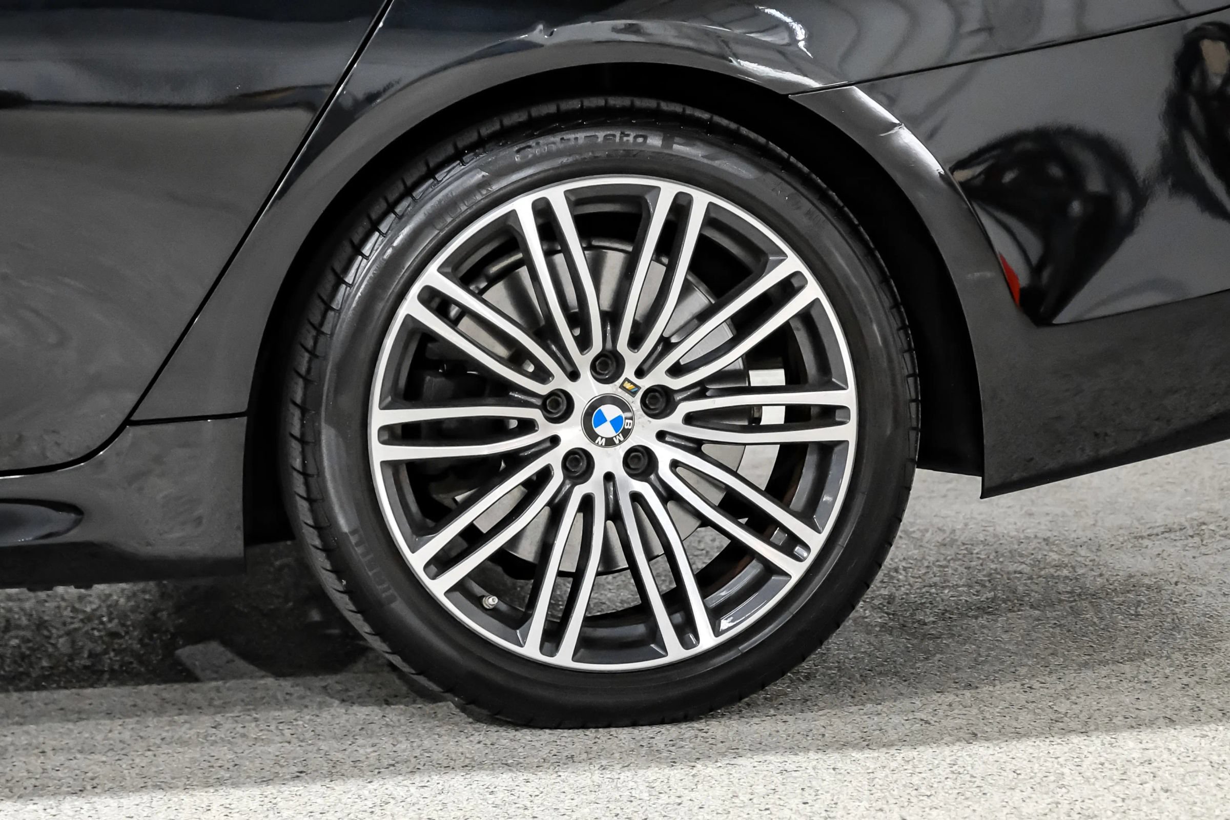 Used 2017 BMW 540i RWD image 60