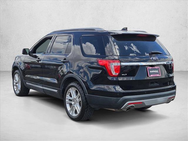Used 2017 Ford Explorer XLT w/ Equipment Group 202A FWD image 7