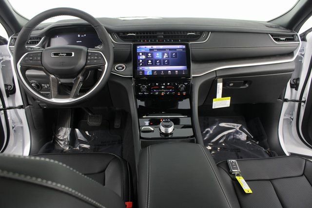 New 2025 Jeep Grand Cherokee Limited w/ Luxury Tech Group II image 12