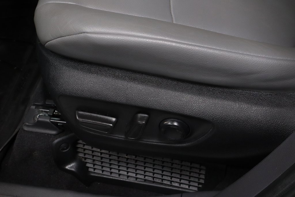 Used 2022 Toyota Sienna XLE image 25