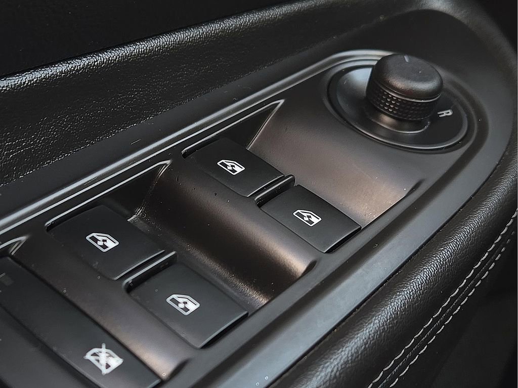 Used 2019 Buick Encore Essence w/ Experience Buick Package image 16