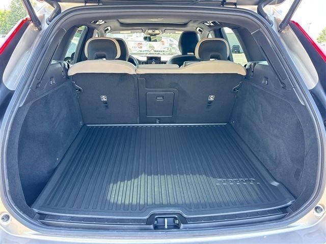 Used 2026 Volvo XC60 B5 Core w/ Climate Package AWD/4WD image 15