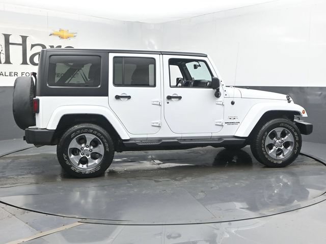 Used 2016 Jeep Wrangler Unlimited Sahara w/ Connectivity Group AWD/4WD image 35