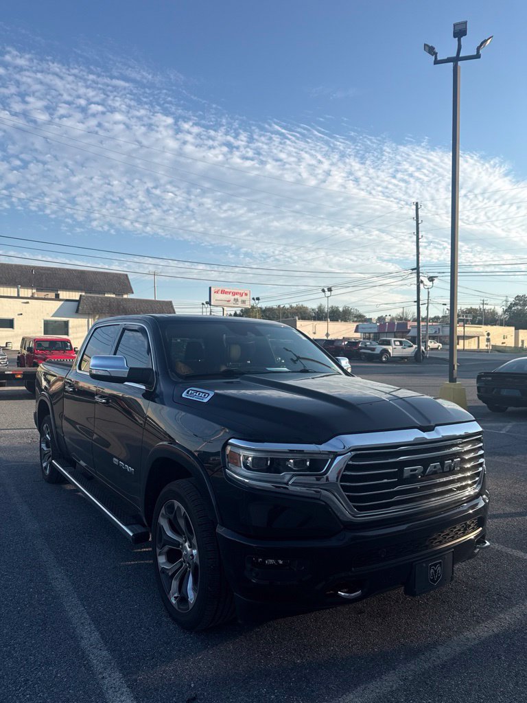 Used 2021 RAM 1500 Limited w/ Body Color Bumper Group AWD/4WD image 3