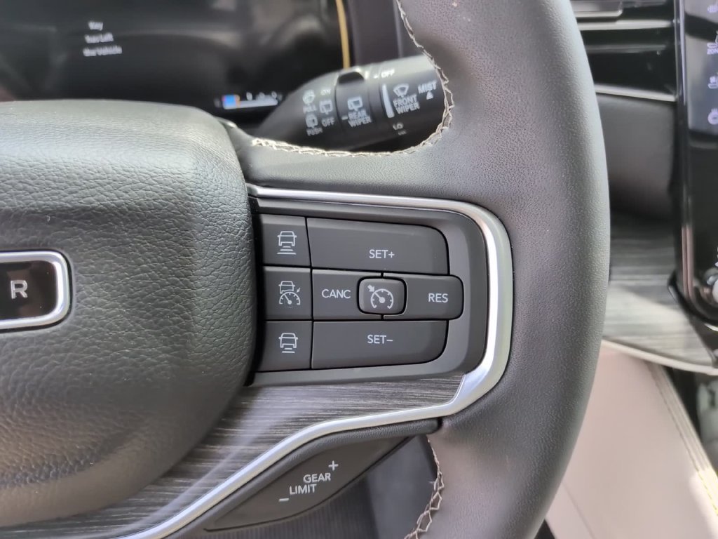 New 2024 Jeep Wagoneer Series II w/ Premium Group I AWD/4WD image 26