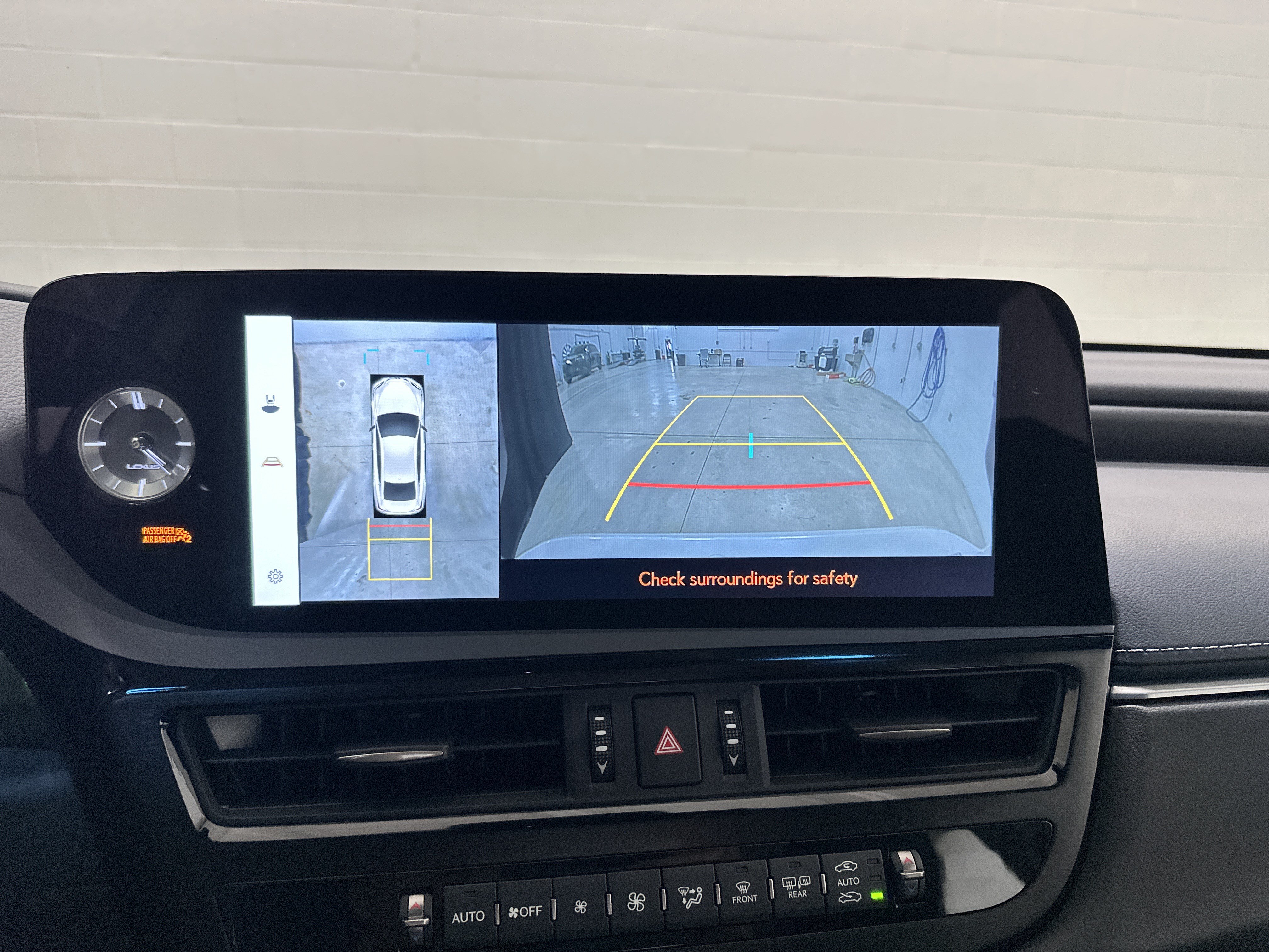 Certified 2025 Lexus ES 300h w/ Technology Package FWD image 25