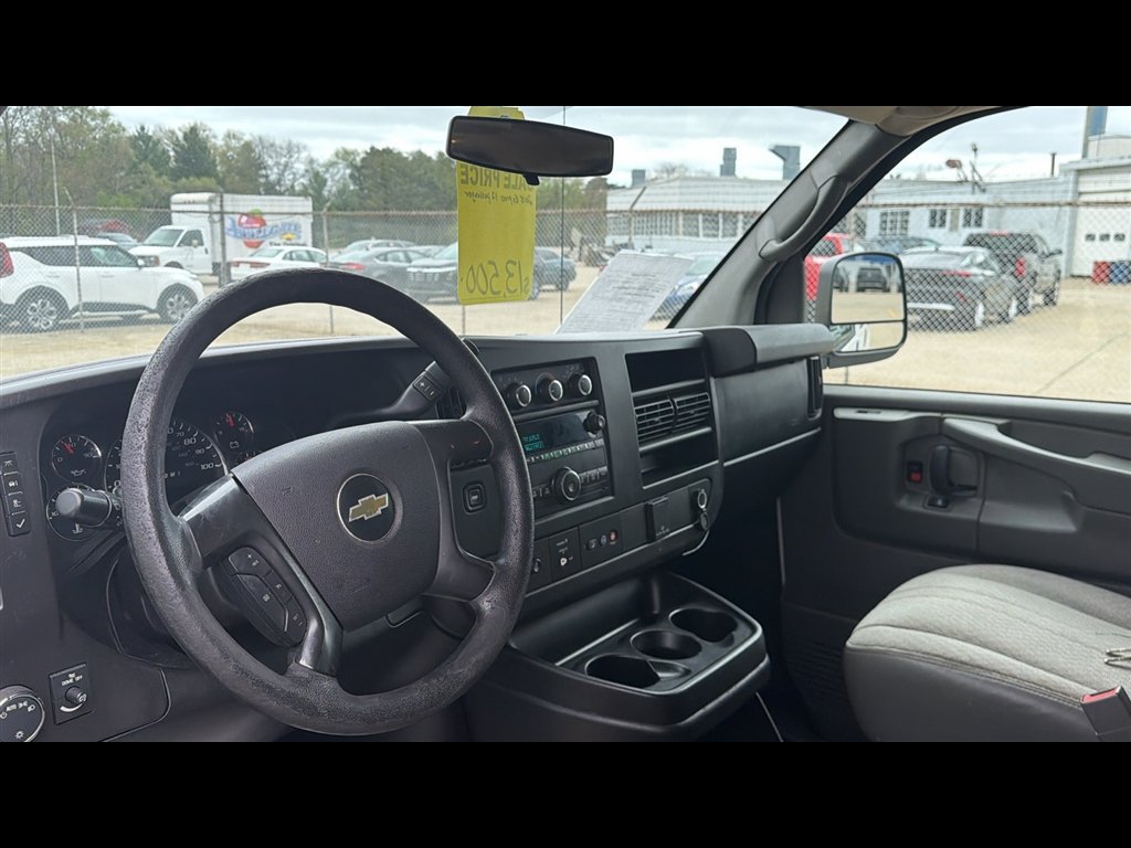 Used 2015 Chevrolet Express 2500 LT w/ LT Preferred Equipment Group RWD image 9