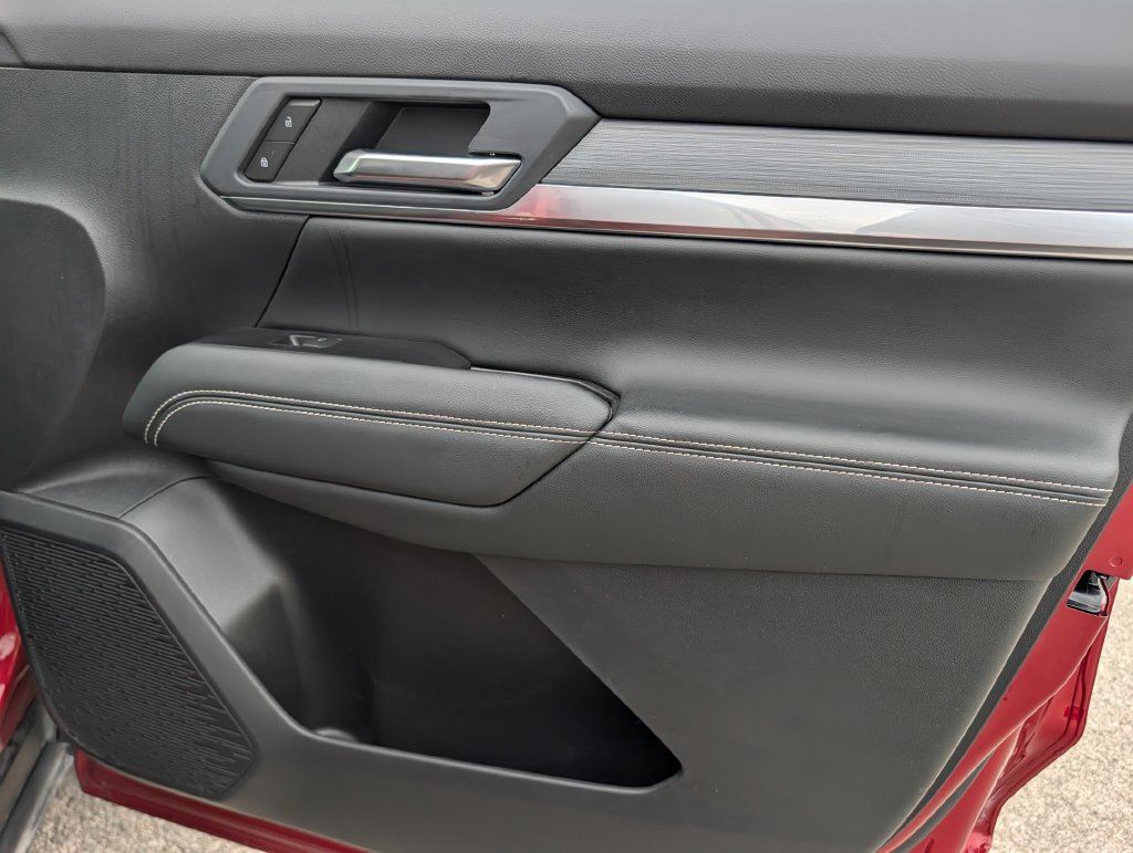 New 2027 GMC Terrain Elevation w/ Elevation Premium Package FWD image 33