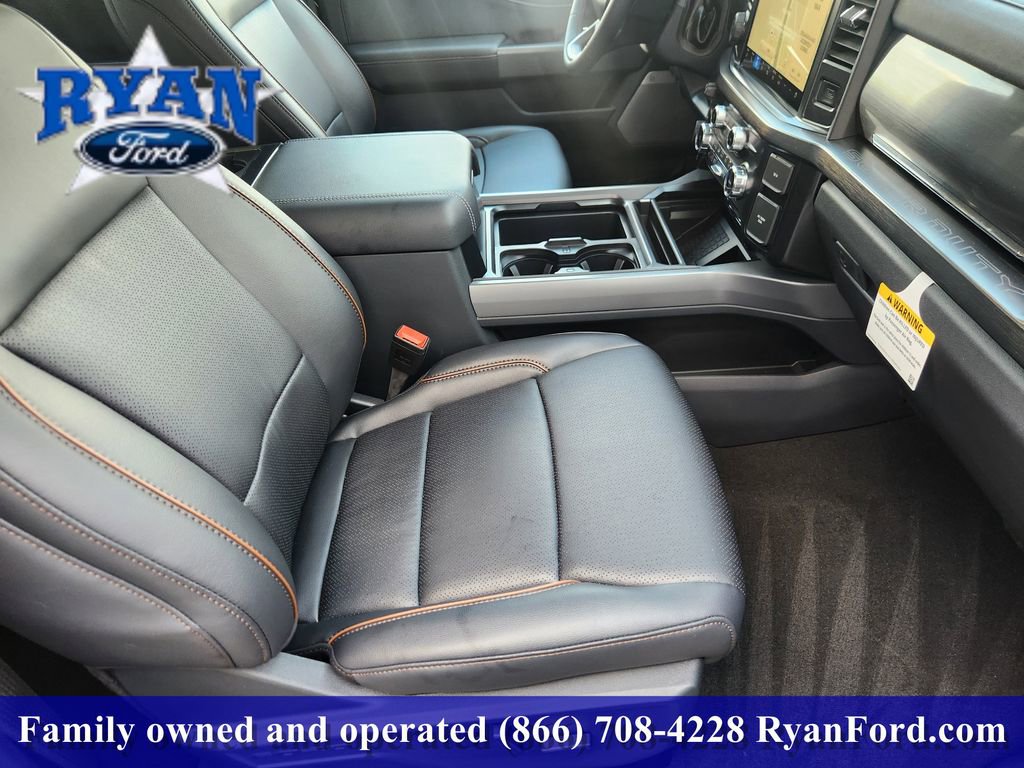 New 2026 Ford F250 Lariat w/ Black Appearance Package AWD/4WD image 10