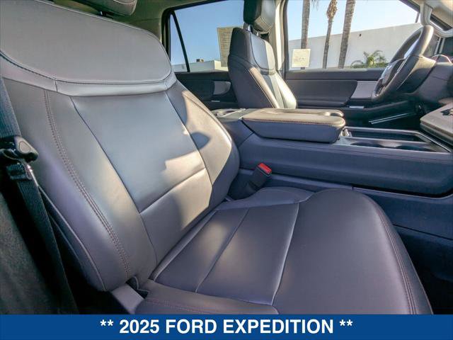 Certified 2025 Ford Expedition Active image 22