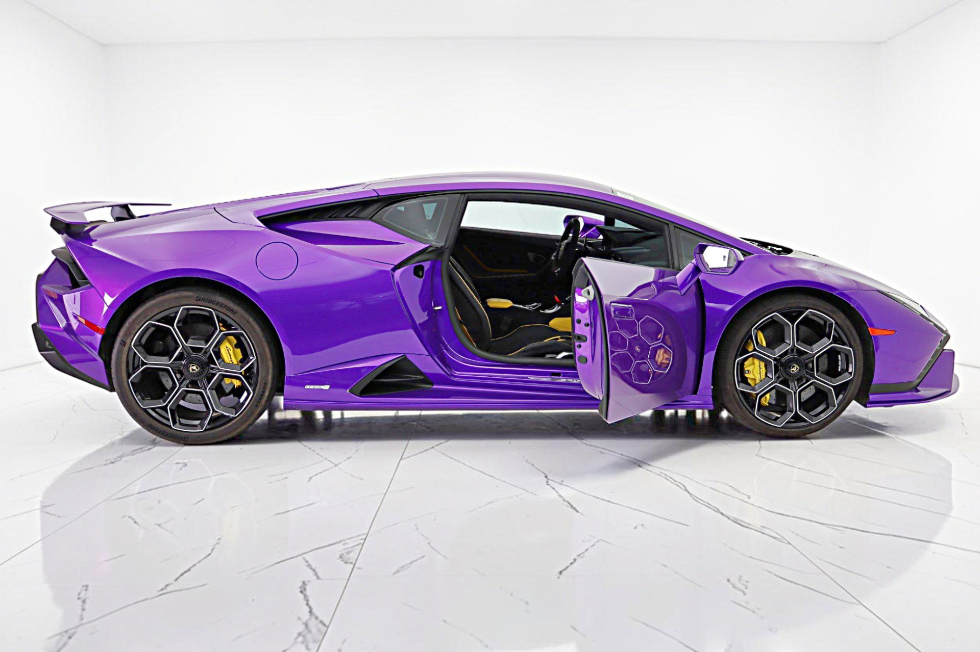 Used 2024 Lamborghini Huracan Tecnica RWD image 18