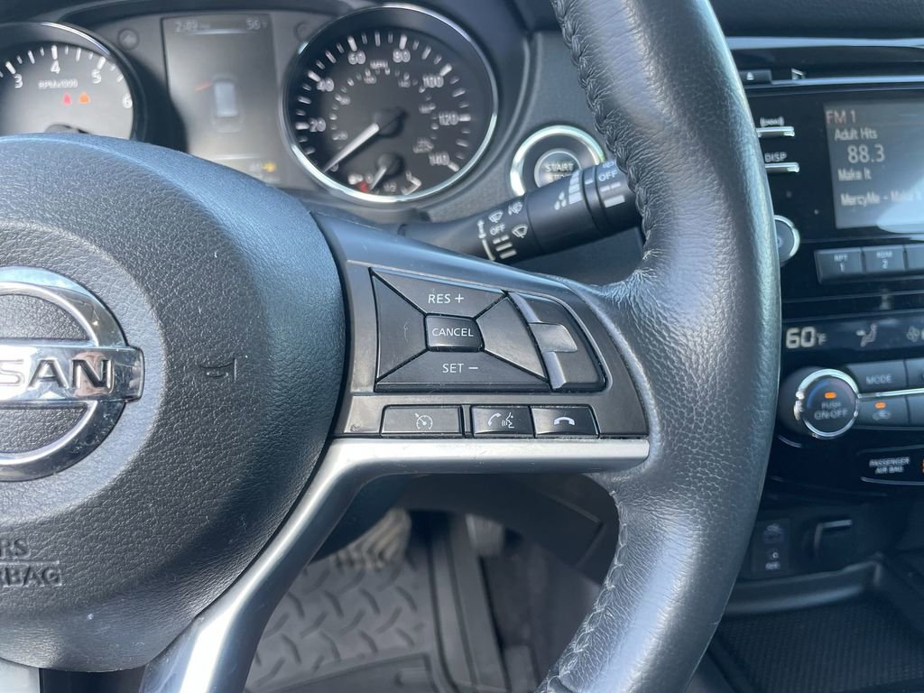 Used 2017 Nissan Rogue SV image 17