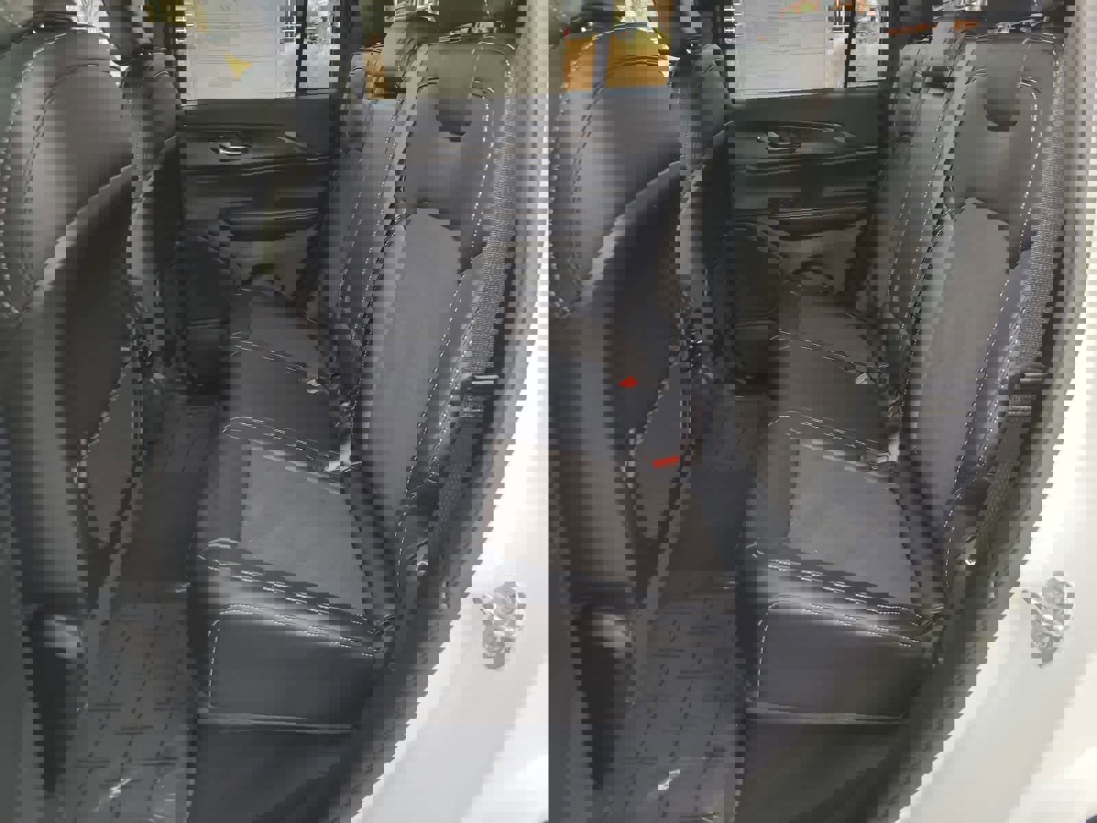 New 2025 Jeep Grand Cherokee Altitude image 21