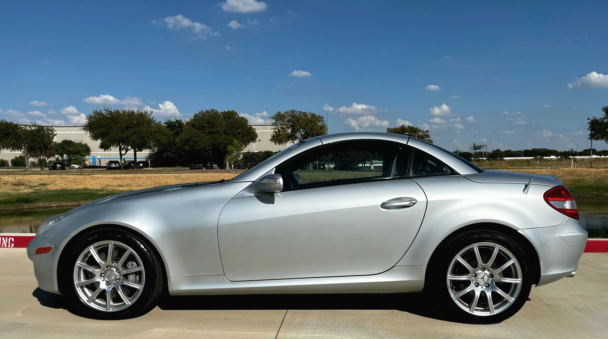 Used 2005 Mercedes-Benz SLK 350 image 13