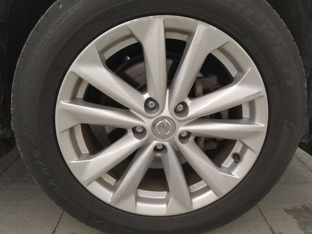 Used 2018 Nissan Rogue Sport SV FWD image 31