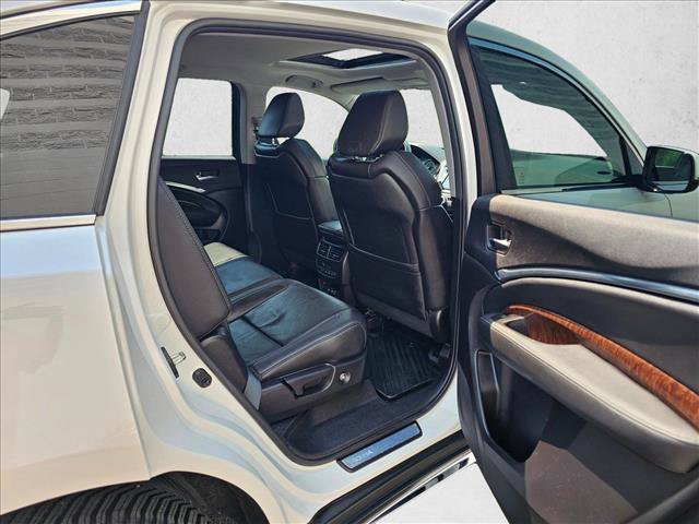 Used 2018 Acura MDX w/ Technology Package AWD/4WD image 15