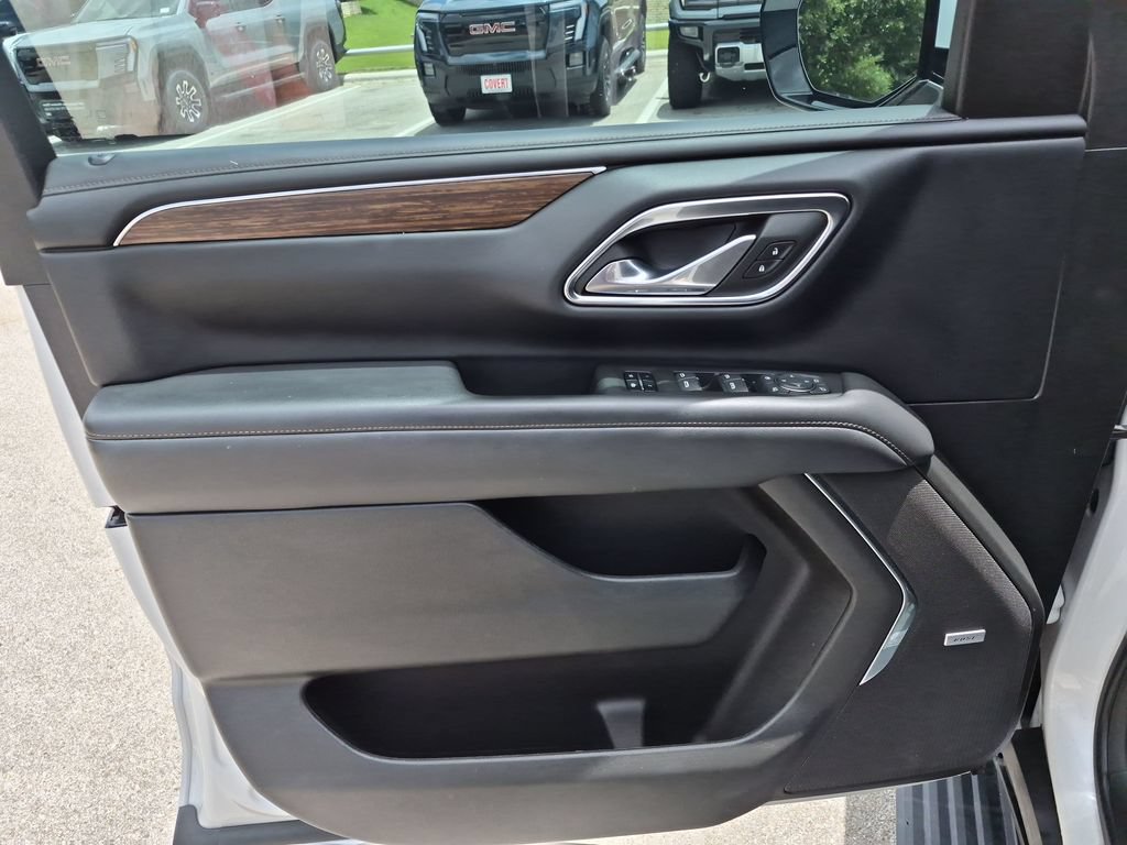Used 2023 Chevrolet Tahoe High Country w/ Advanced Technology Package AWD/4WD image 20