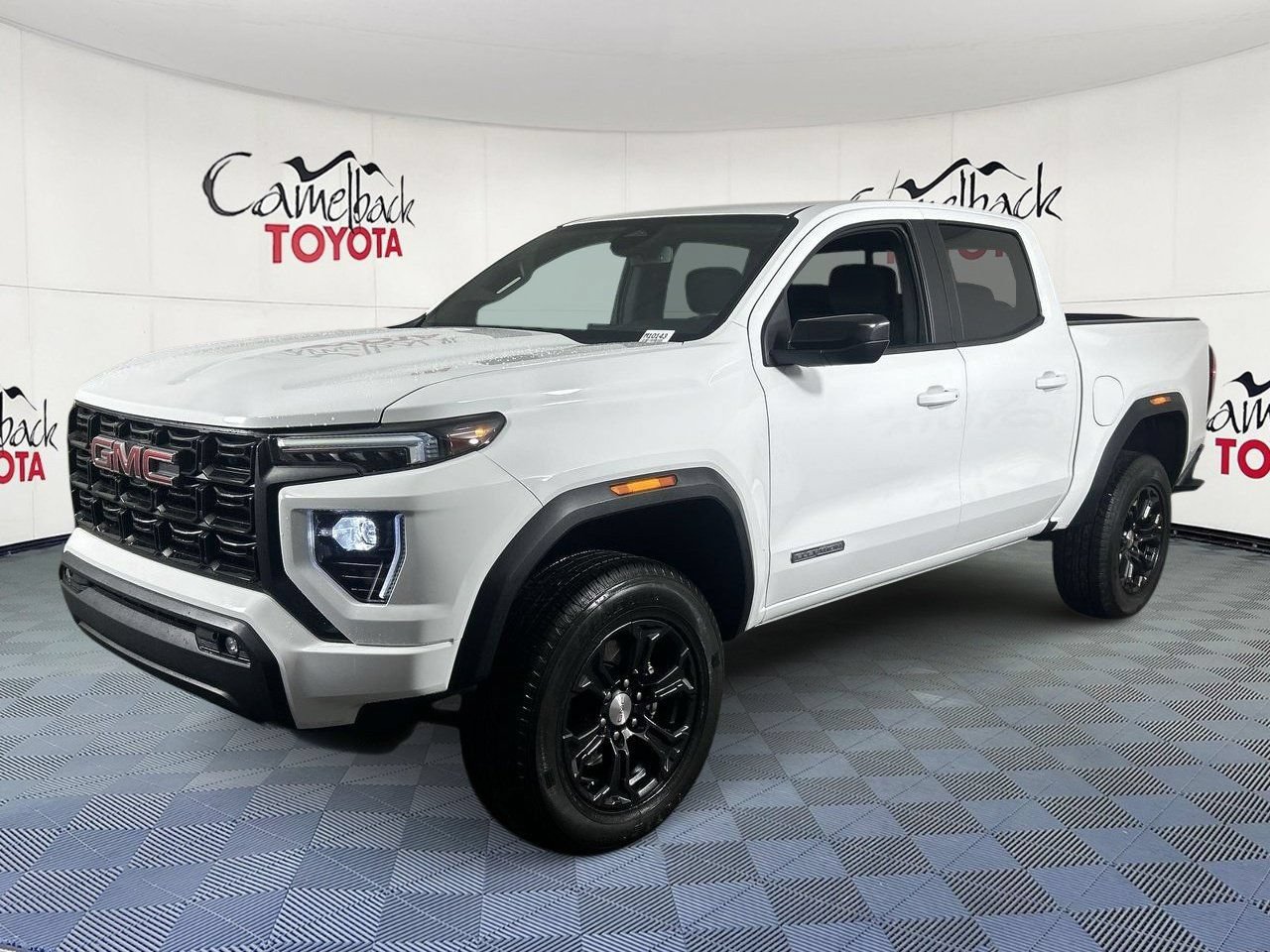 Used 2024 GMC Canyon Elevation w/ Convenience Package RWD image 2