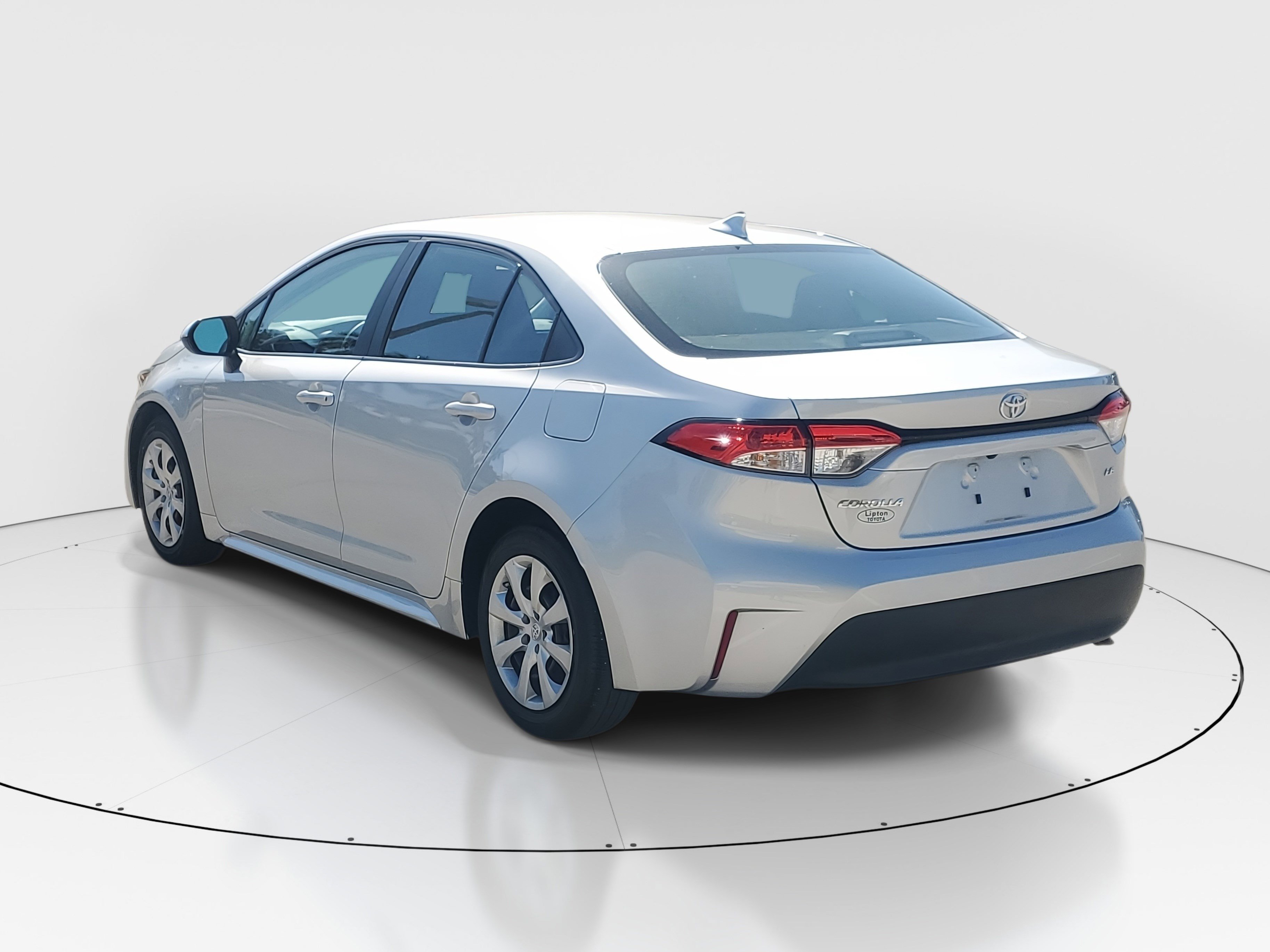 Used 2023 Toyota Corolla LE image 5
