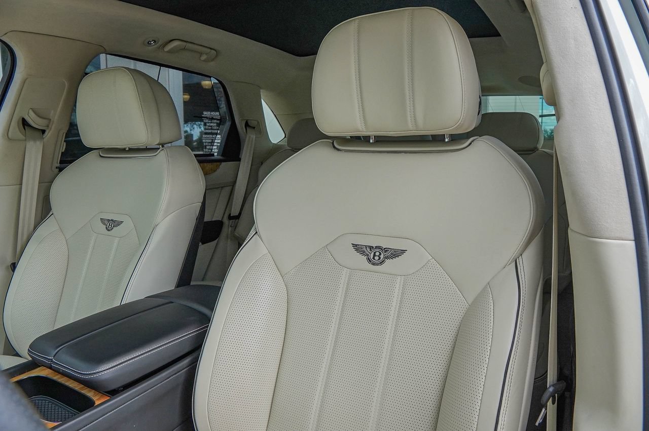Certified 2023 Bentley Bentayga AWD/4WD image 21