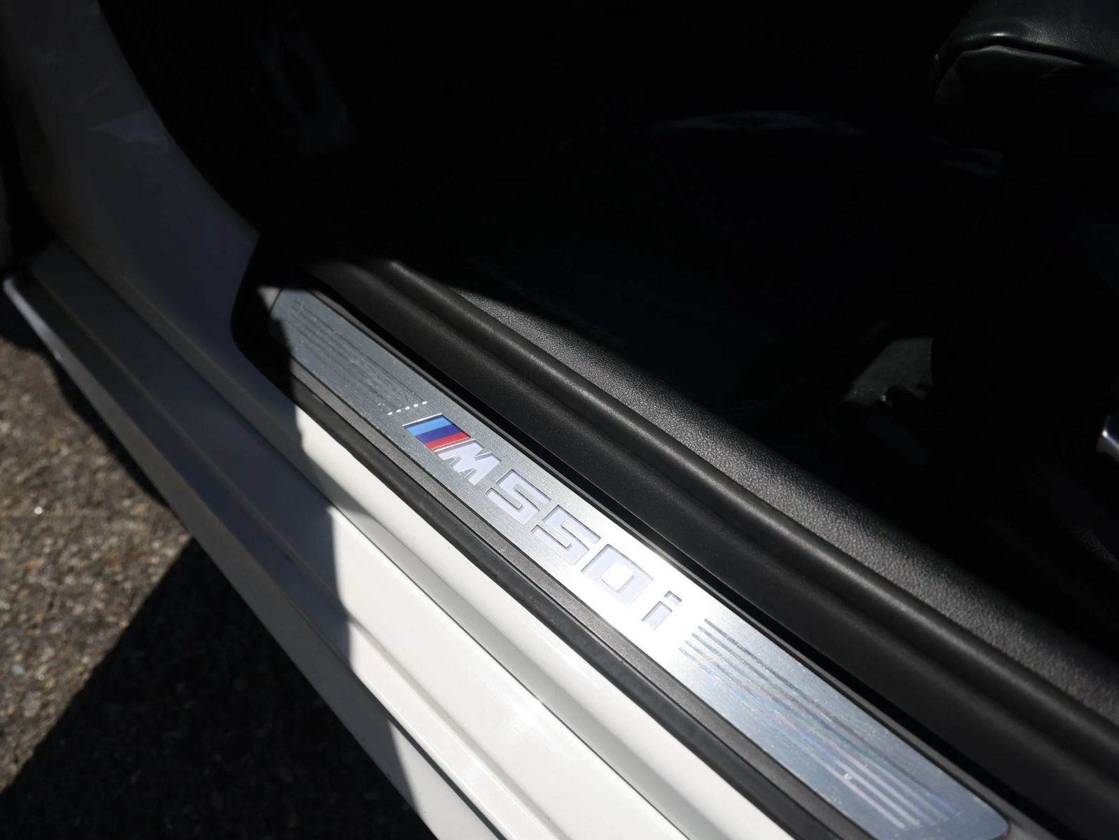 Used 2022 BMW M550i xDrive AWD/4WD image 36