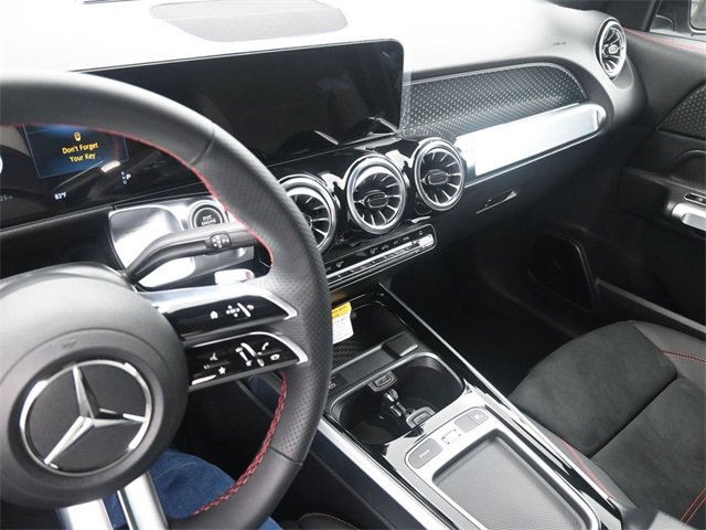 Certified 2024 Mercedes-Benz GLB 250 image 31
