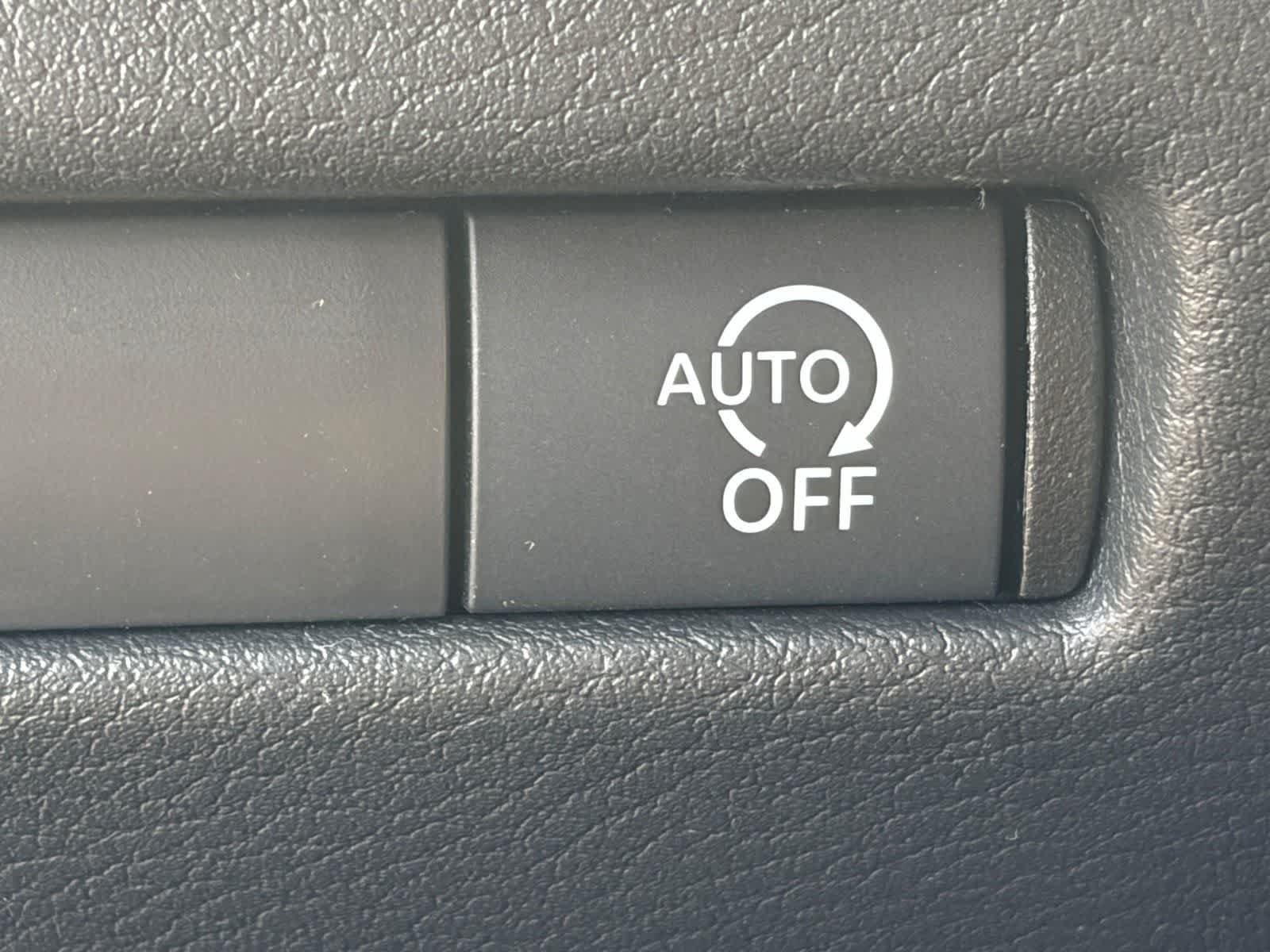 Certified 2026 Nissan Kicks SV FWD image 8