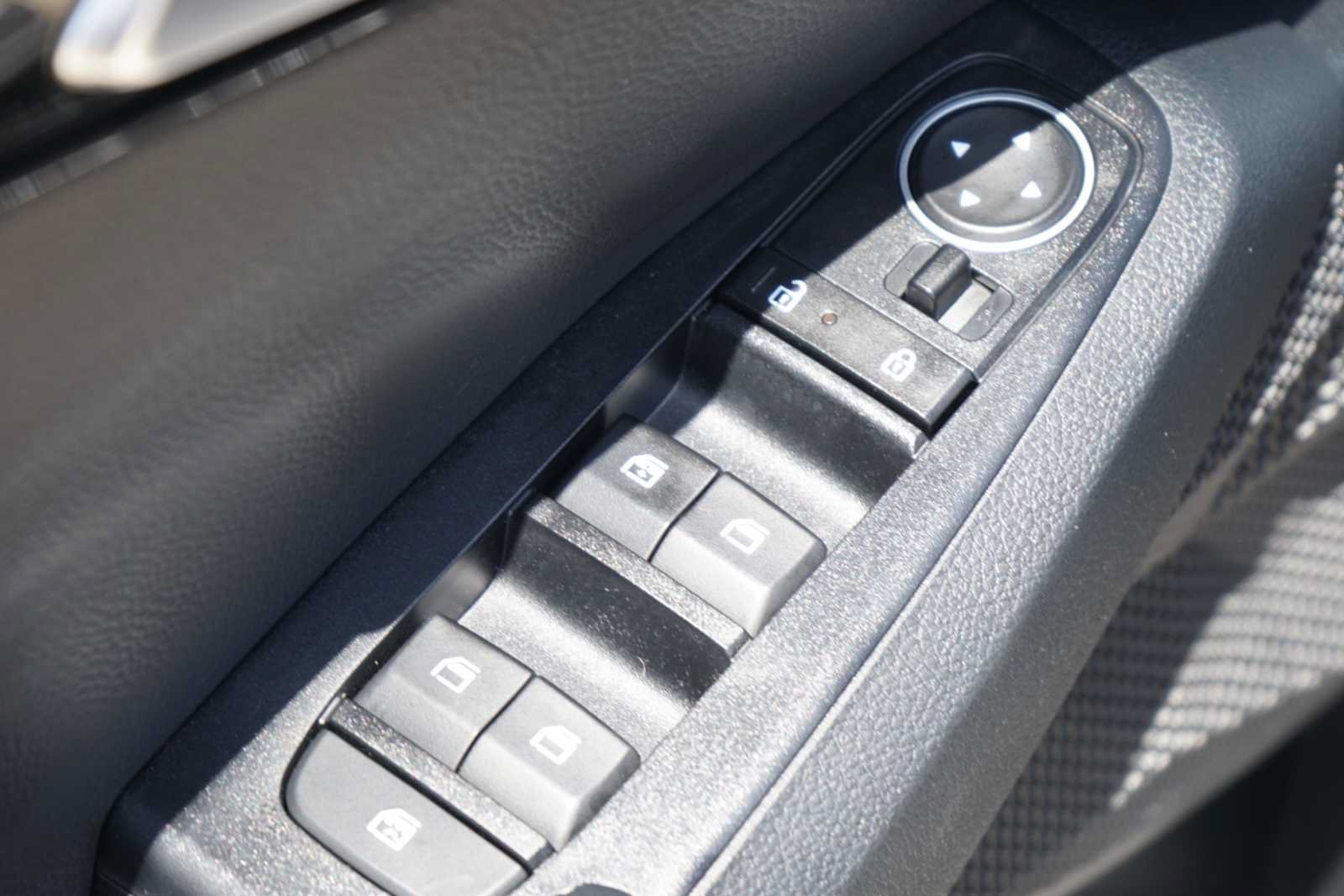 Used 2025 Kia Seltos EX w/ EX Sunroof Package FWD image 18