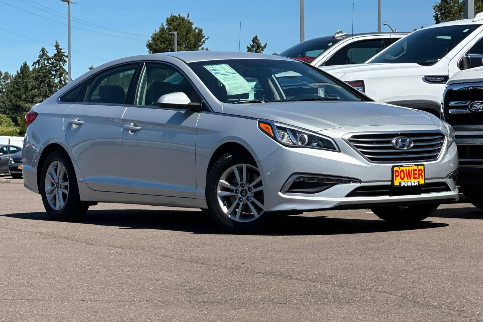 Used 2015 Hyundai Sonata SE w/ Option Group 02 FWD image 2