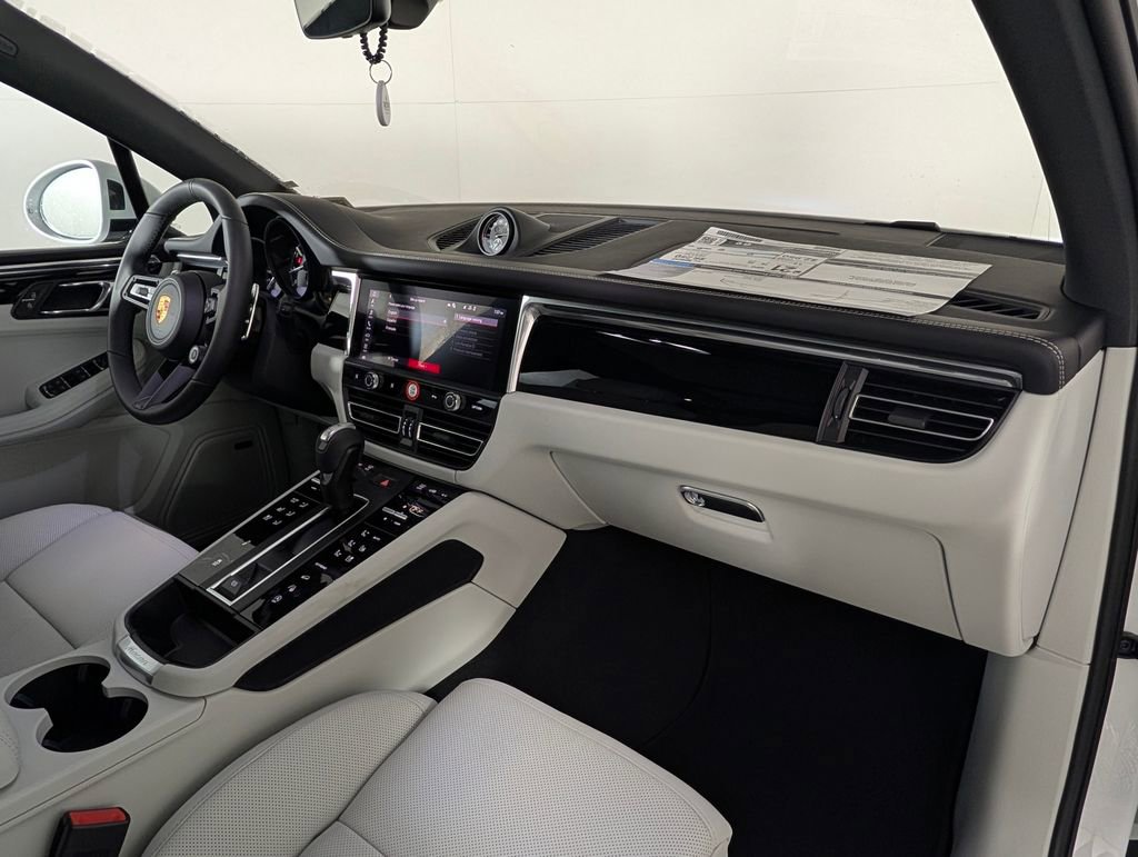 New 2026 Porsche Macan Turbo AWD/4WD image 19