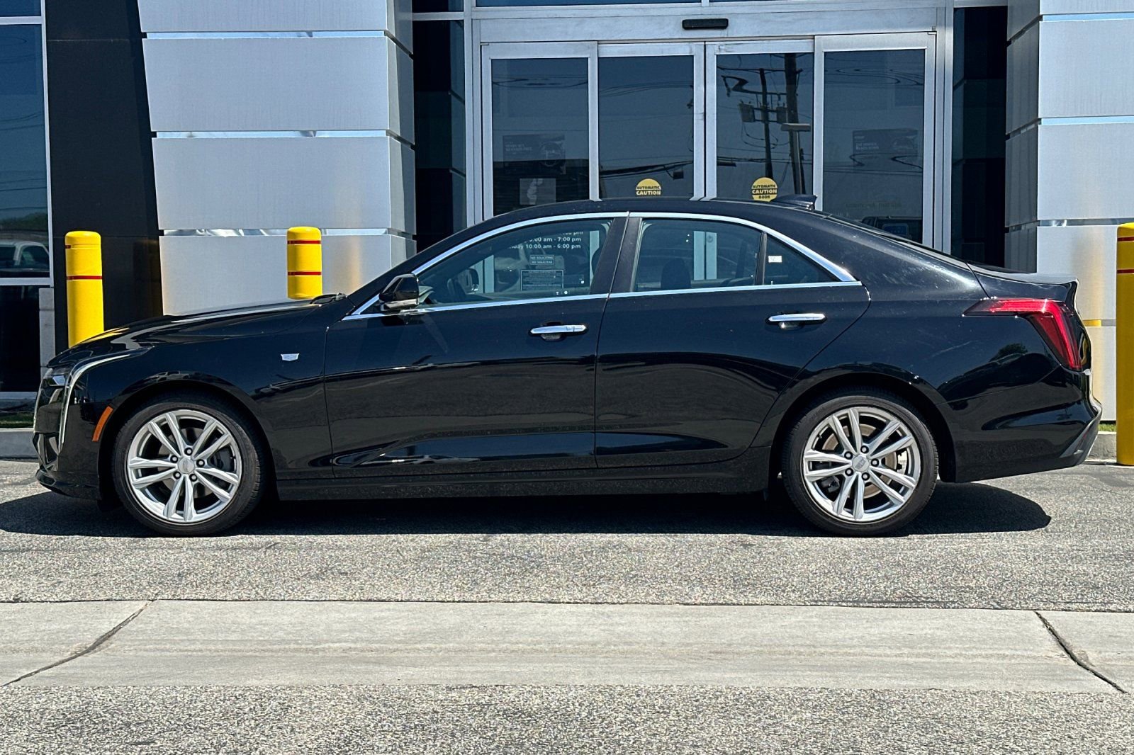Used 2023 Cadillac CT4 Luxury w/ Cold Weather Package image 7
