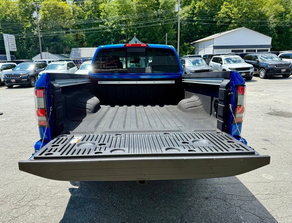 Used 2024 Nissan Frontier SV w/ Technology Package image 12