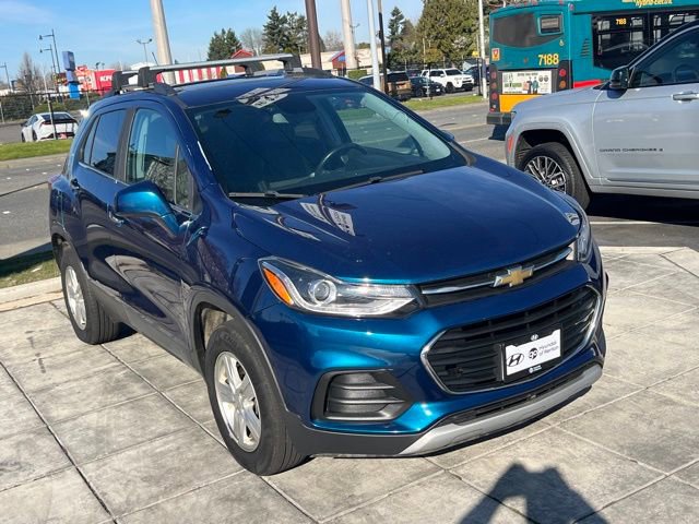 Used 2019 Chevrolet Trax LT w/ Sun & Sound Package image 5