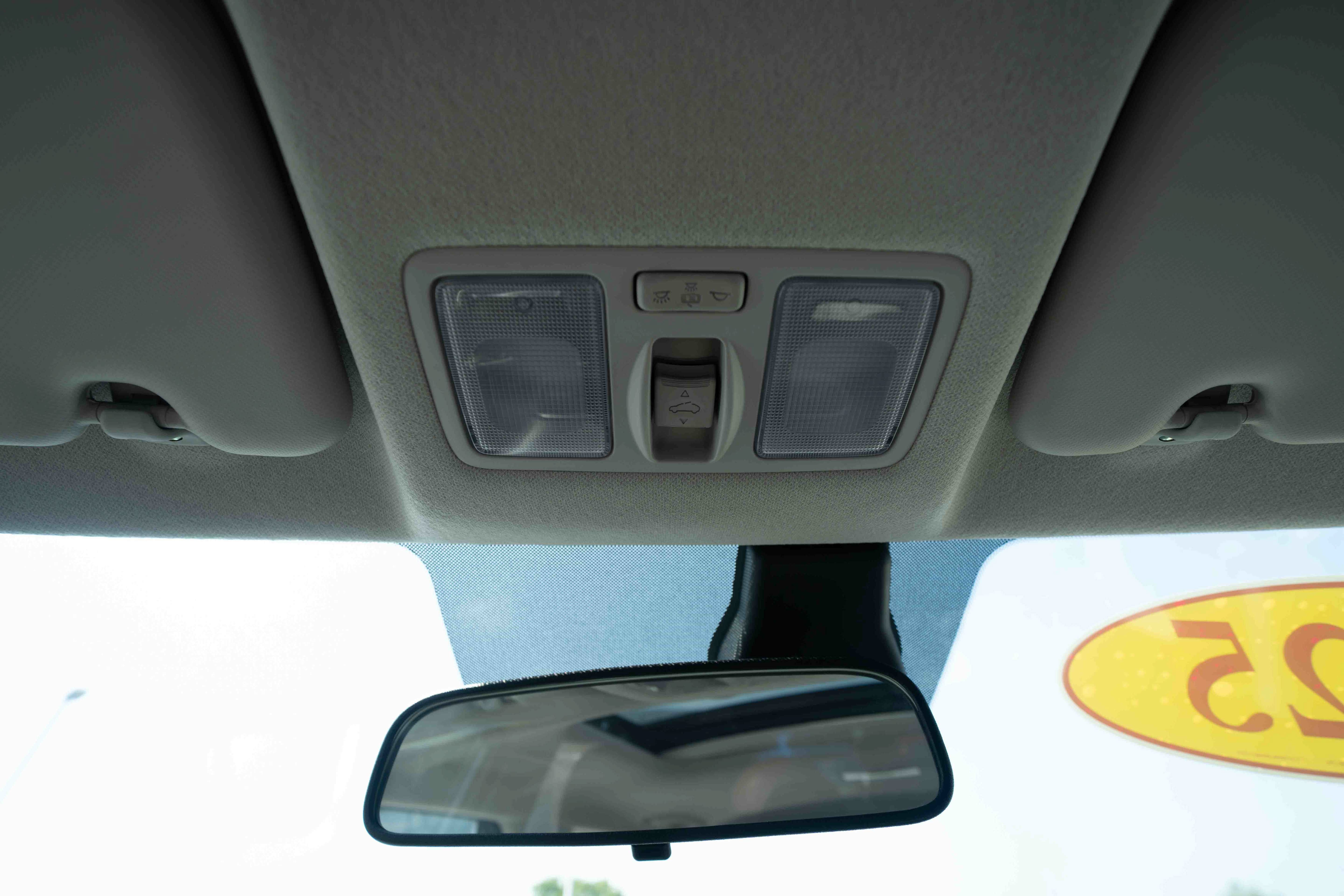 Used 2025 Hyundai Venue SEL FWD image 18