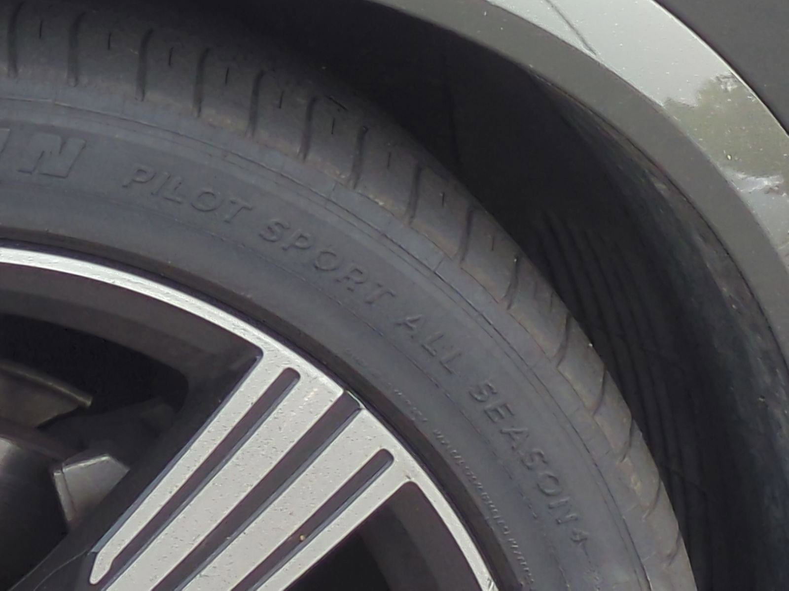 Used 2021 Volvo XC90 T6 Inscription w/ Lounge Package image 12