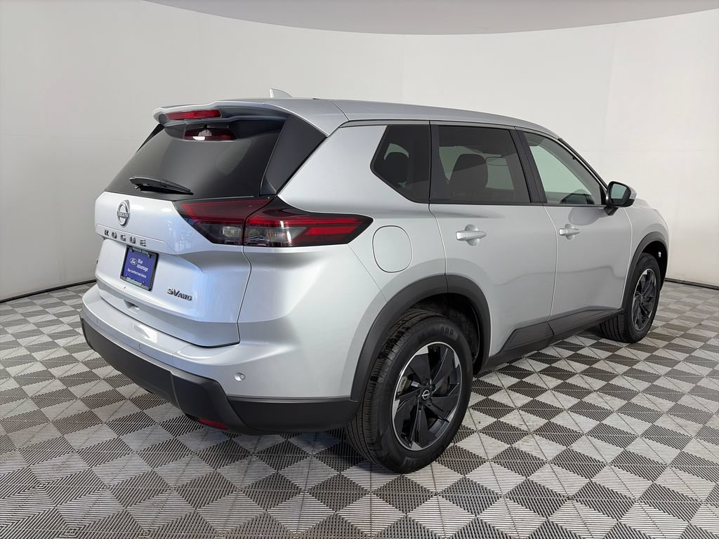 Used 2024 Nissan Rogue SV AWD/4WD image 7