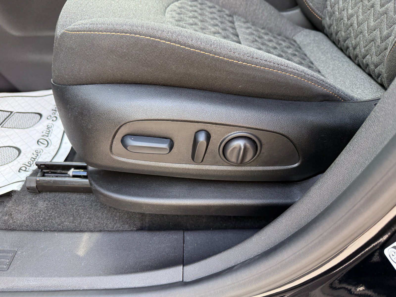 Used 2024 Chevrolet Equinox LT AWD/4WD image 23
