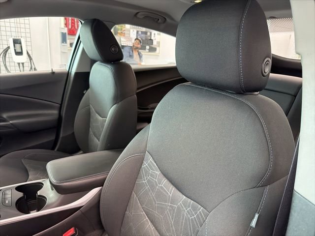 Used 2017 Chevrolet Volt LT w/ Comfort Package image 12