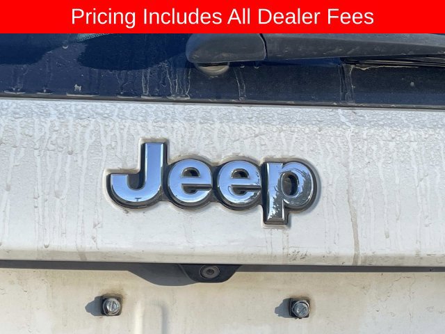 Used 2019 Jeep Grand Cherokee Overland AWD/4WD image 7