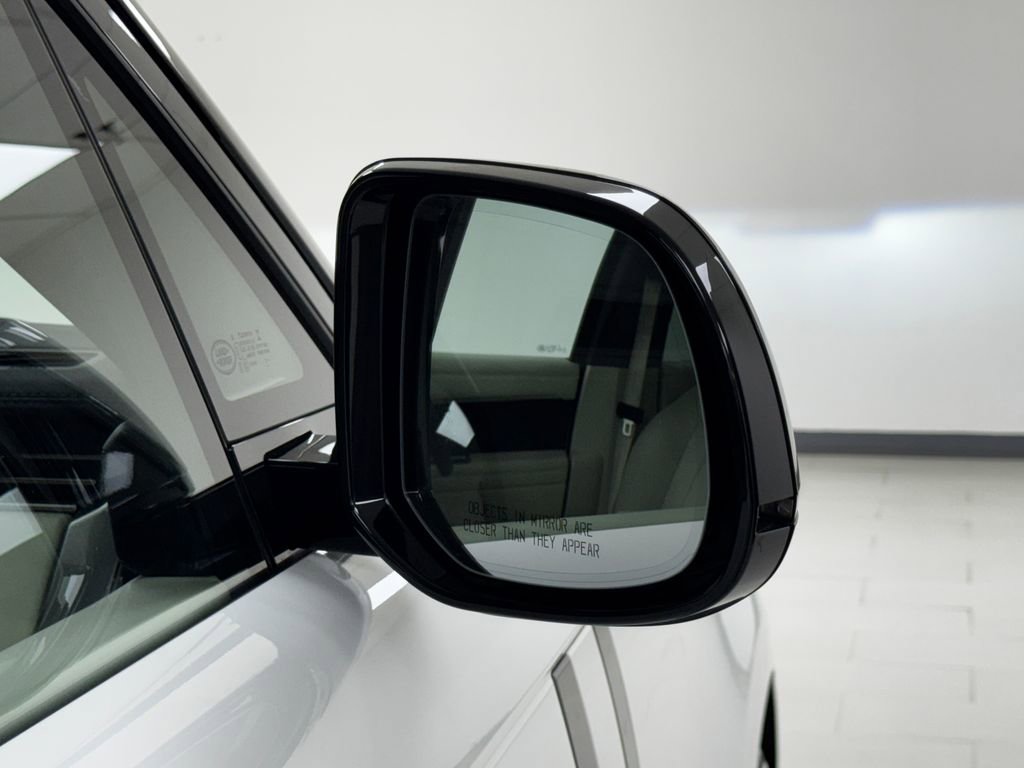 Used 2023 Land Rover Range Rover SE image 31