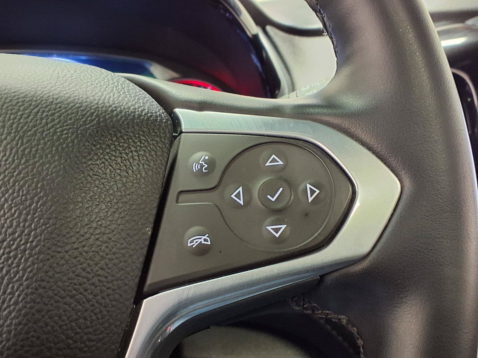 Used 2023 Chevrolet Traverse High Country FWD image 21