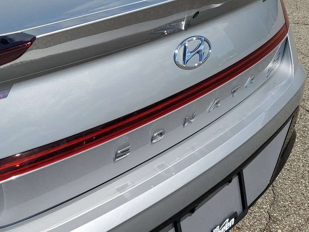 Used 2023 Hyundai Sonata SEL w/ Preferred Accessory Package FWD image 32
