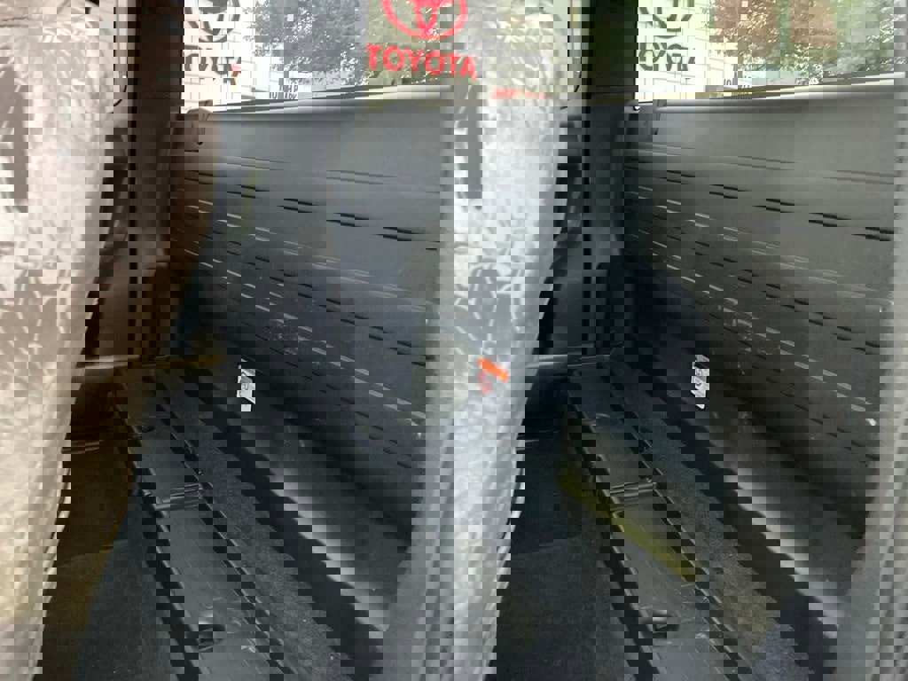 Used 2020 Toyota Tacoma SR image 11